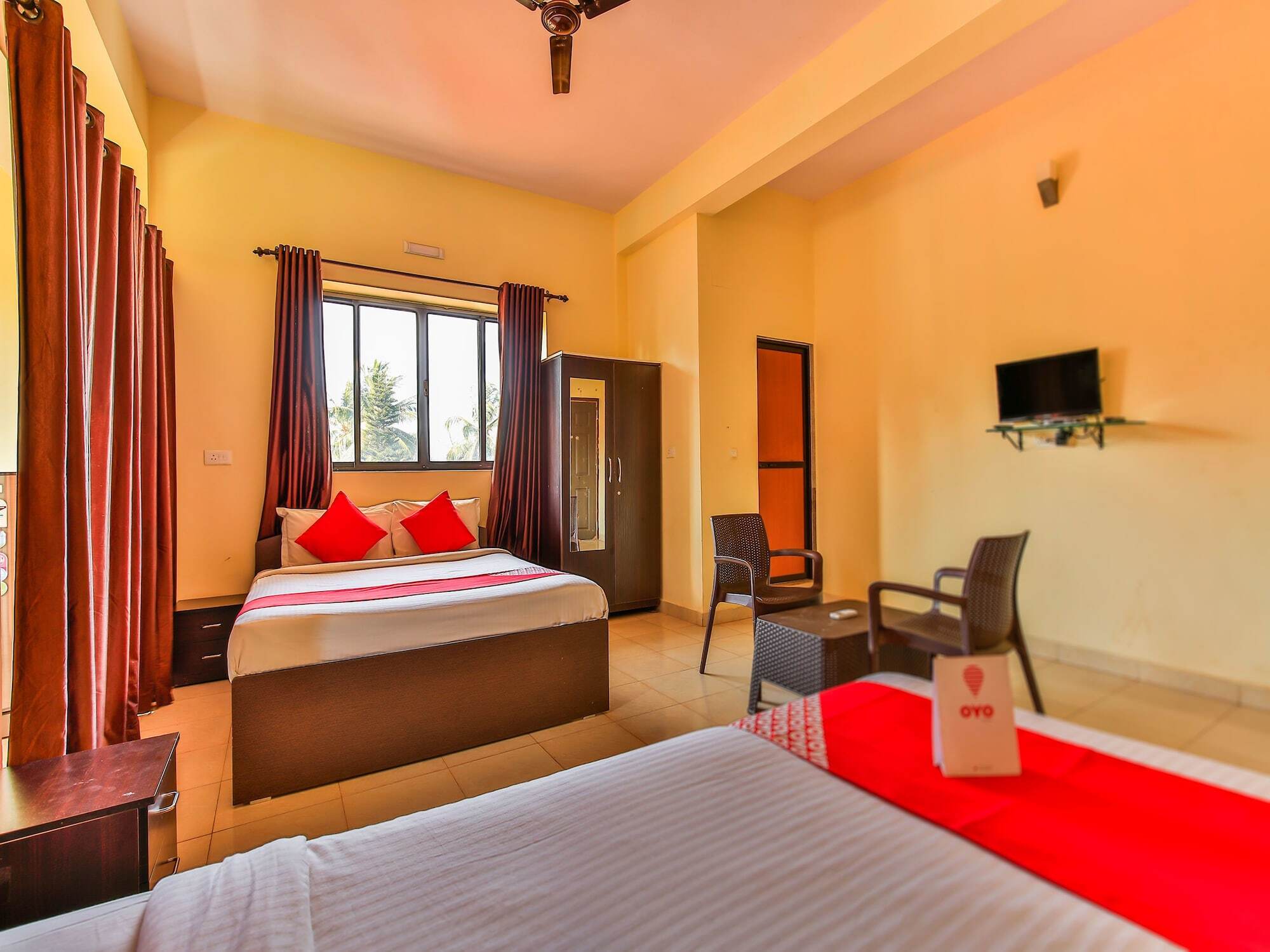 Oyo 14276 Hotel Spring Height Acaro ภายนอก รูปภาพ