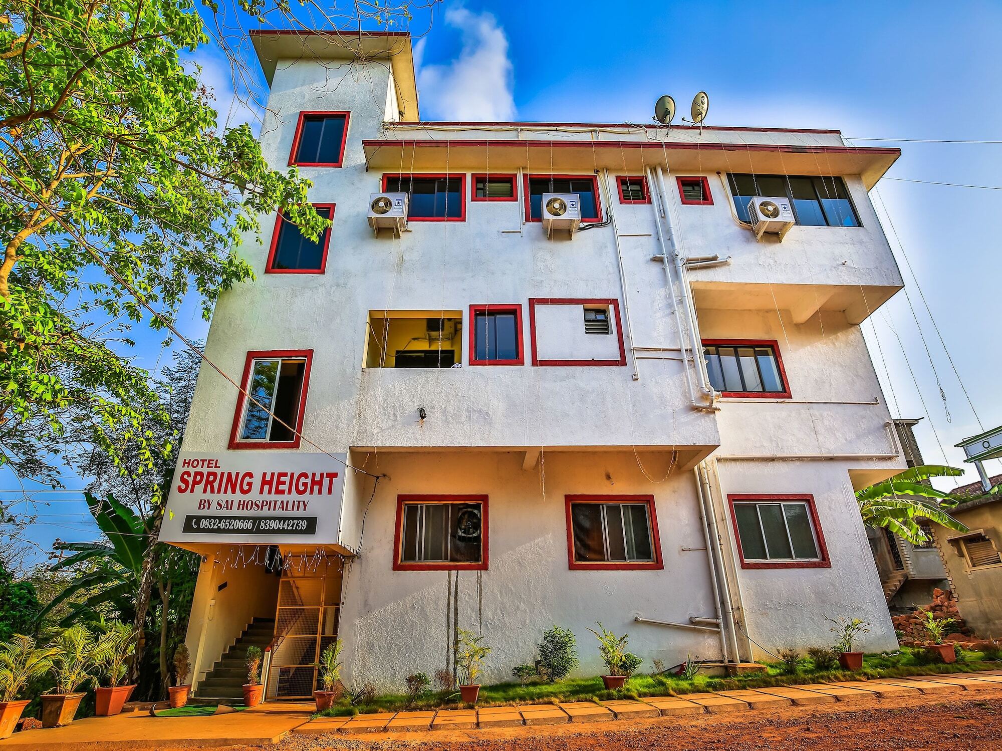 Oyo 14276 Hotel Spring Height Acaro ภายนอก รูปภาพ